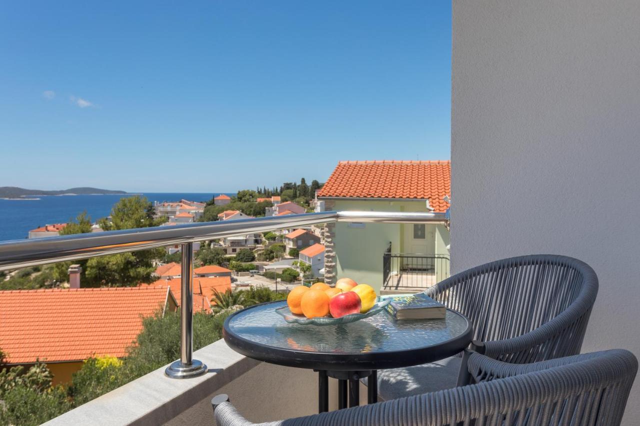 Jakic Hvar Town