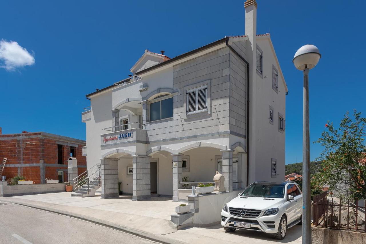 Apartament Jakic